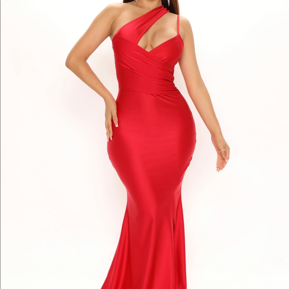 High Slit
Stretch
82% Nylon 18% Spandex